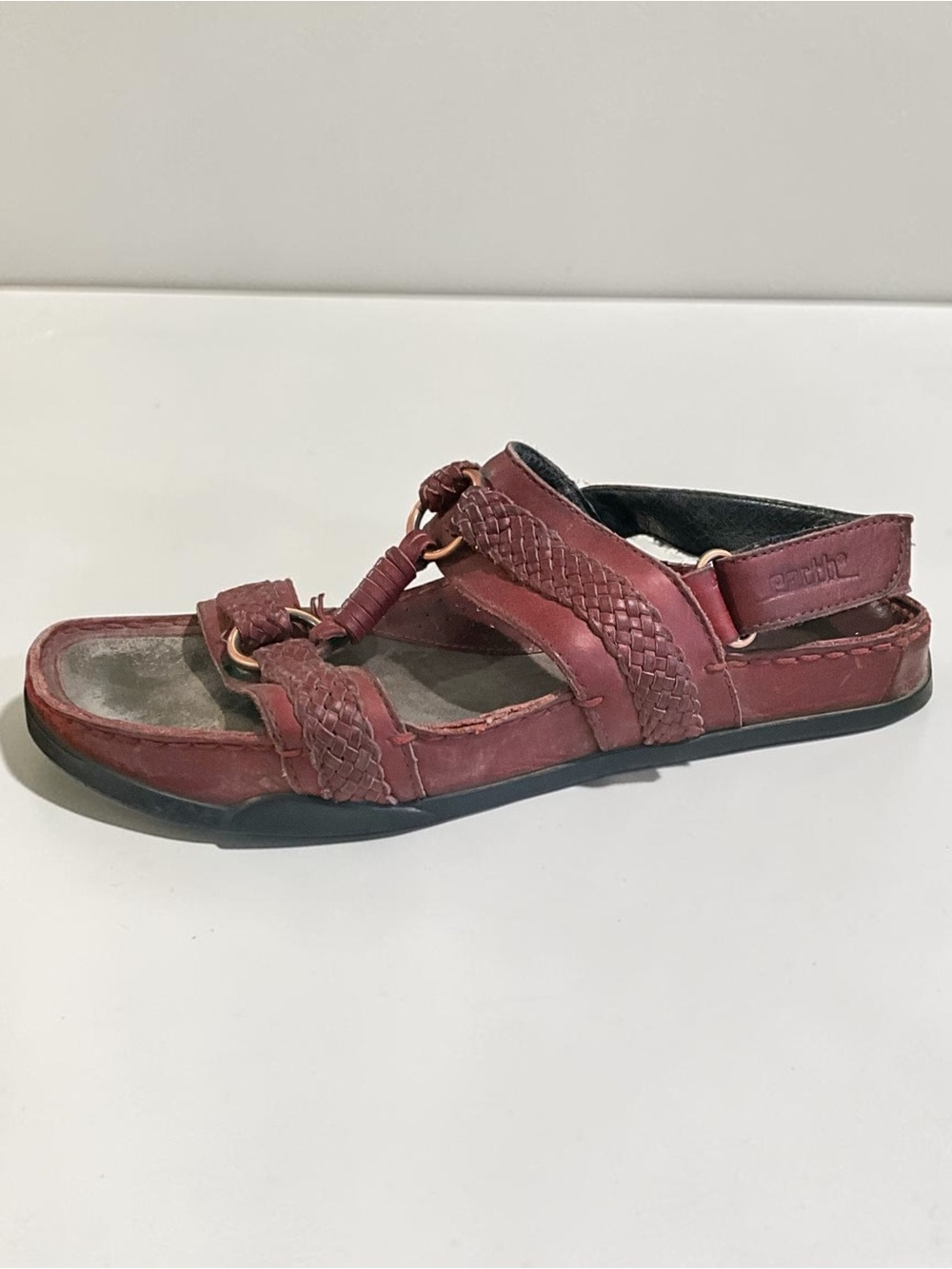 Earth Shoes Daytona Sandals Red Leather Braided Hooks And Loop Size 9 EU 39